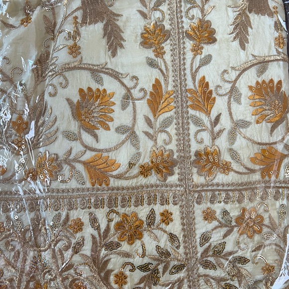 Women dresses - Picture 3 of 4